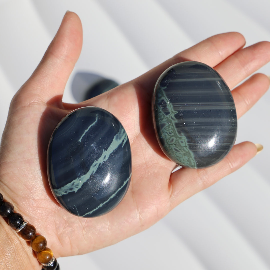 Spider Web Jasper Palm Stone