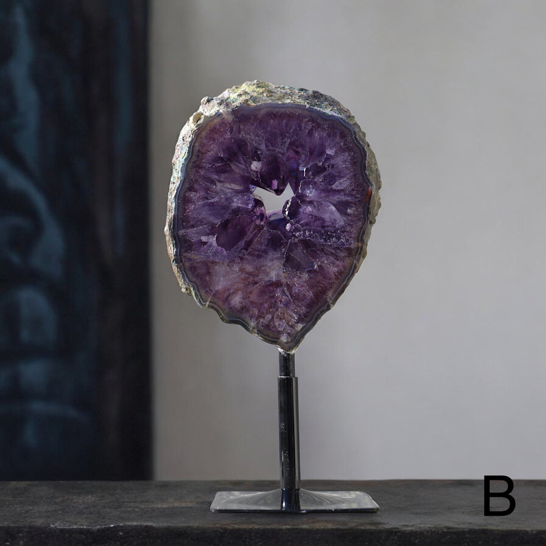 'Royal Passage' High Quality Amethyst Portal on Stand - Enchantia Muse