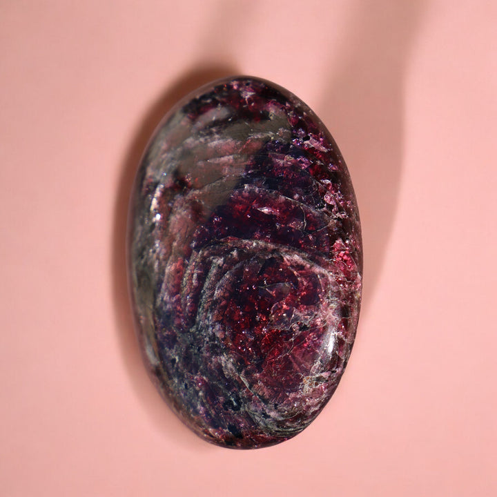 High Quality Garnet Palm Stone - Enchantia Muse