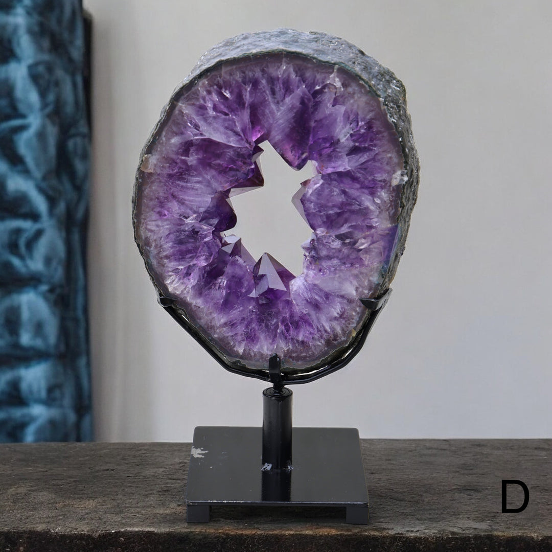 'Royal Passage' High Quality Amethyst Portal on Stand - Enchantia Muse