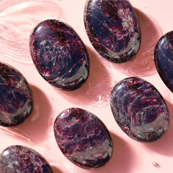 High Quality Garnet Palm Stone - Enchantia Muse