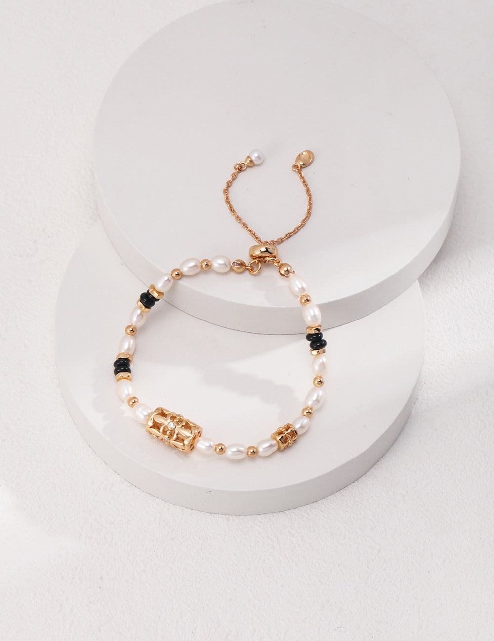 'MIDNIGHT' Onyx & Pearl Bracelet - Enchantia Muse