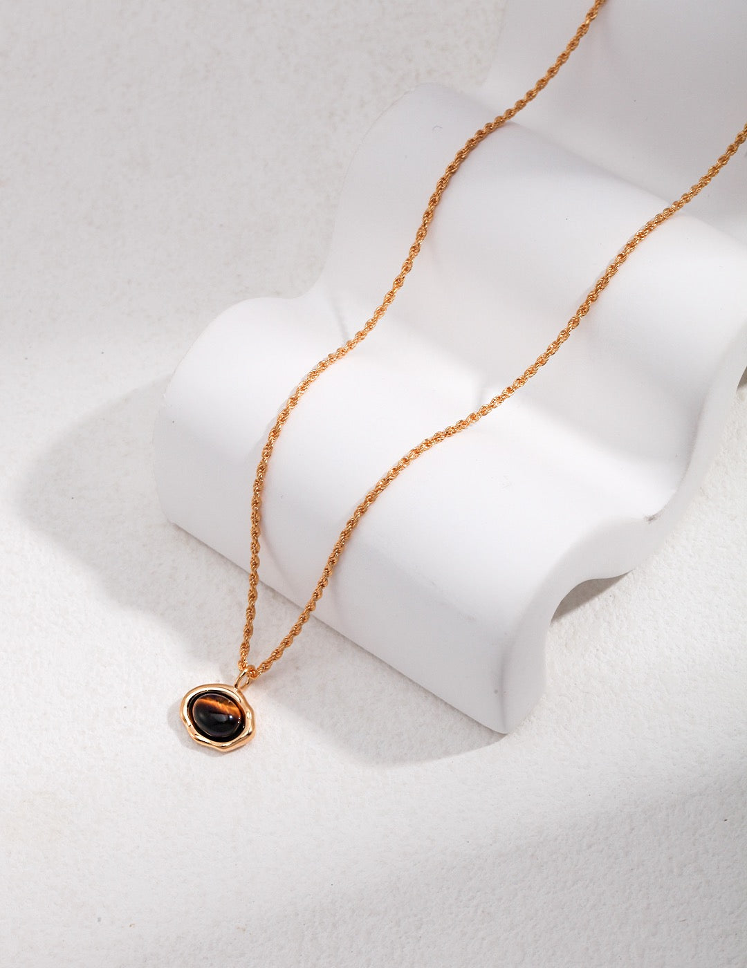 'SHELL' Tiger's Eye Pendant Necklace - Enchantia Muse