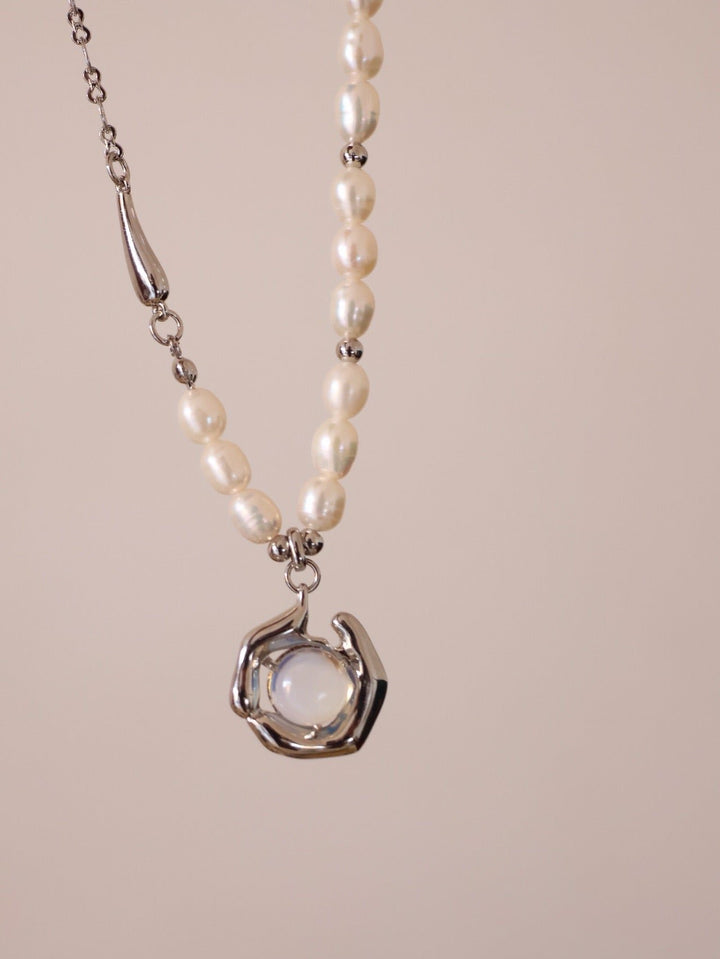 'GLOW' Opal Pearl Necklace - Enchantia Muse