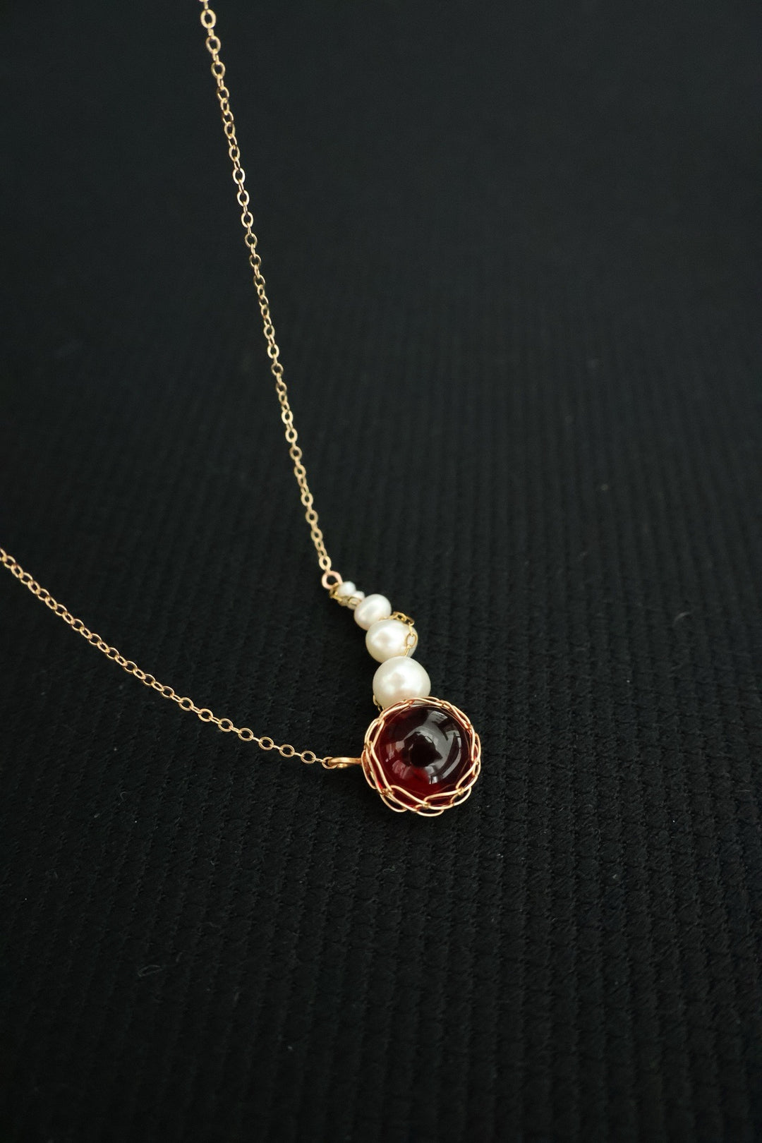 'CRIMSON' Garnet Pearl Necklace - Enchantia Muse