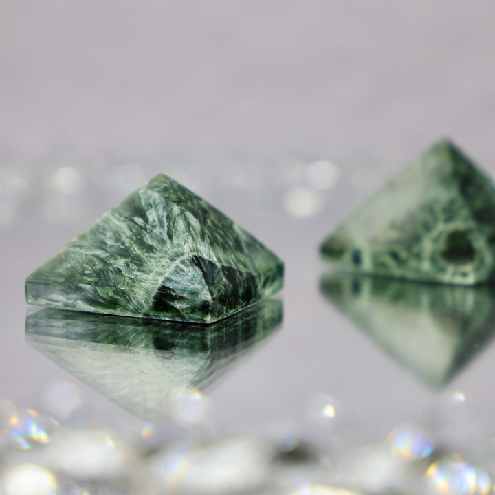 Seraphinite Pyramid - Enchantia Muse