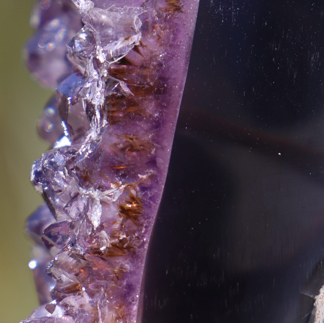 'MAKI' Amethyst with Agate on Stand - Enchantia Muse