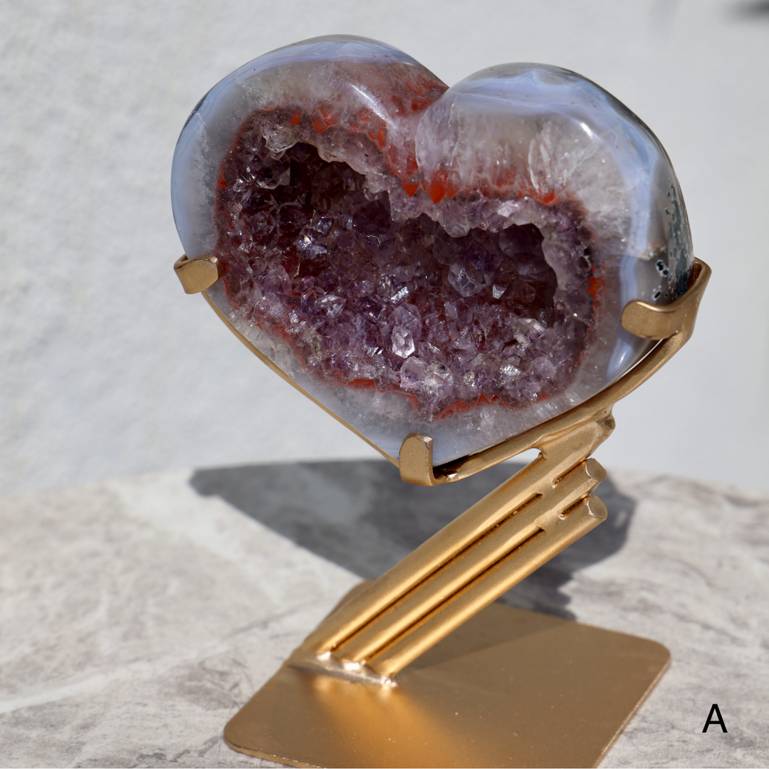 'MAUVE' Amethyst Heart on Stand - M/L - Enchantia Muse