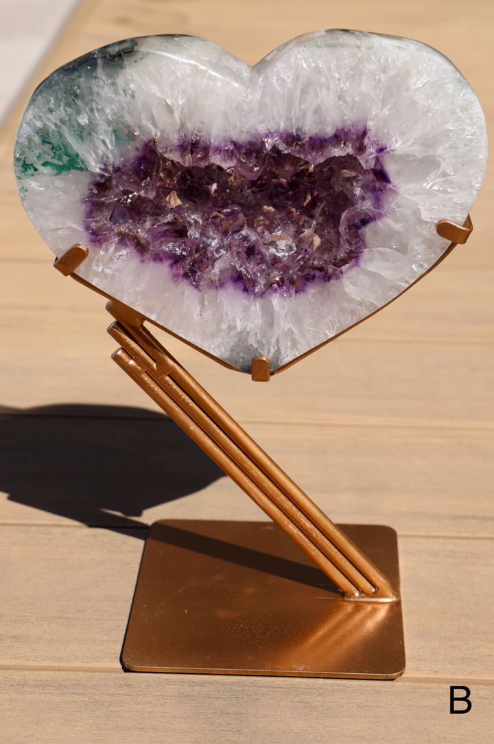 'Heartlight' Amethyst Heart Portal on Stand - L/XL - Enchantia Muse