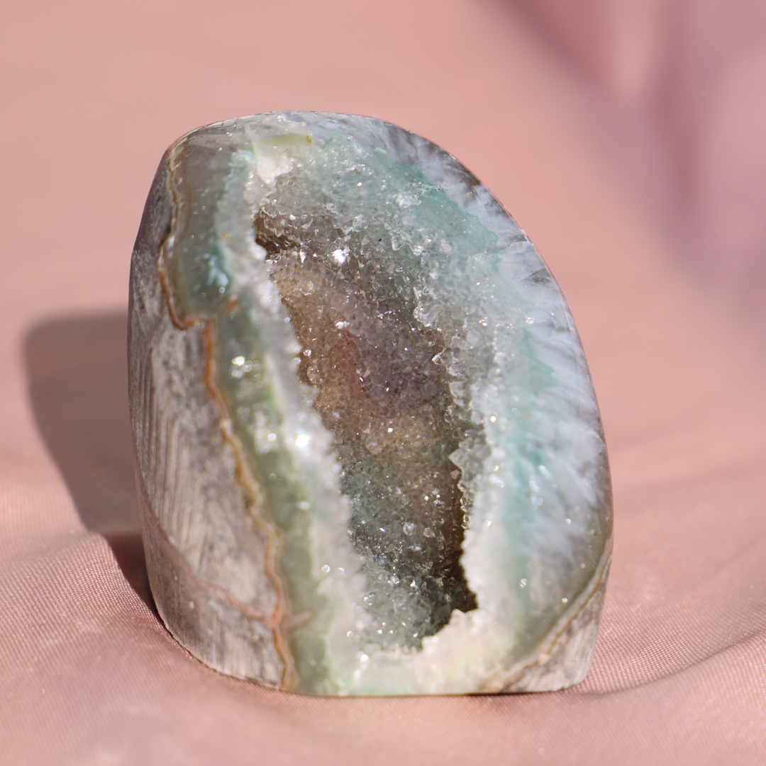 'Oyster' Druzy Green Amethyst Cut Base