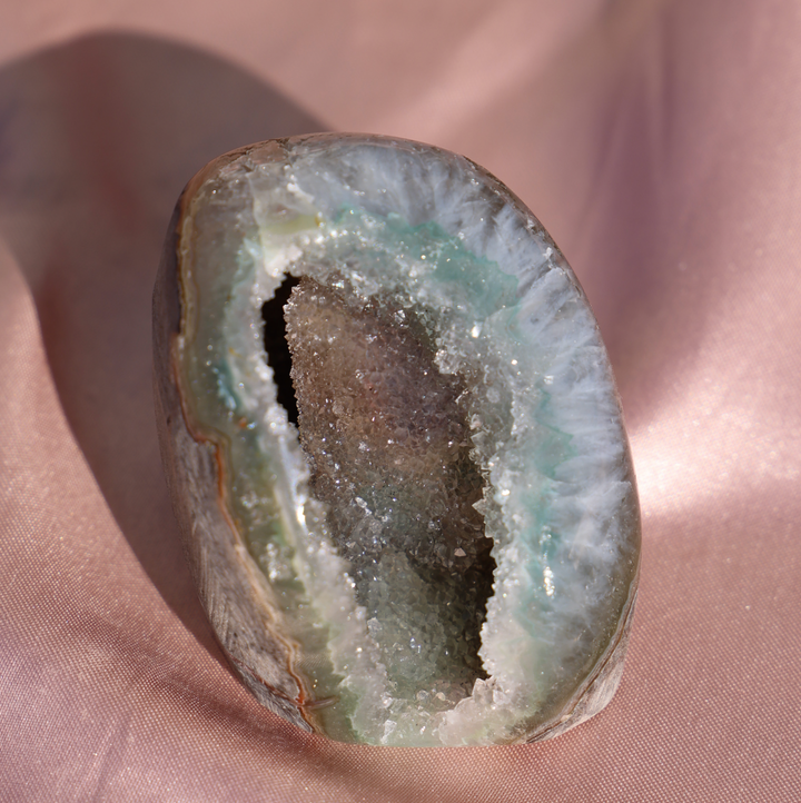 'Oyster' Druzy Green Amethyst Cut Base