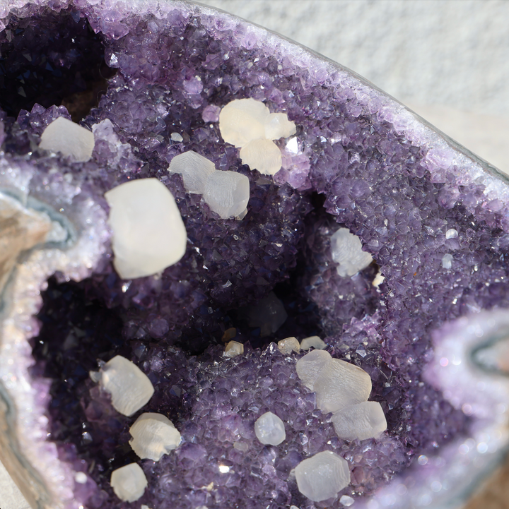 'LOFT' Amethyst Geode with Calcite Formations - XXL - Enchantia Muse