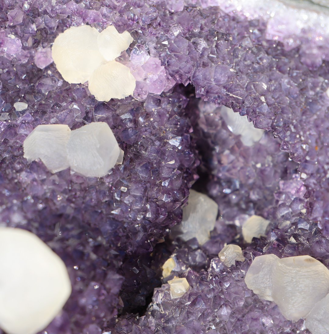 'LOFT' Amethyst Geode with Calcite Formations - XXL - Enchantia Muse