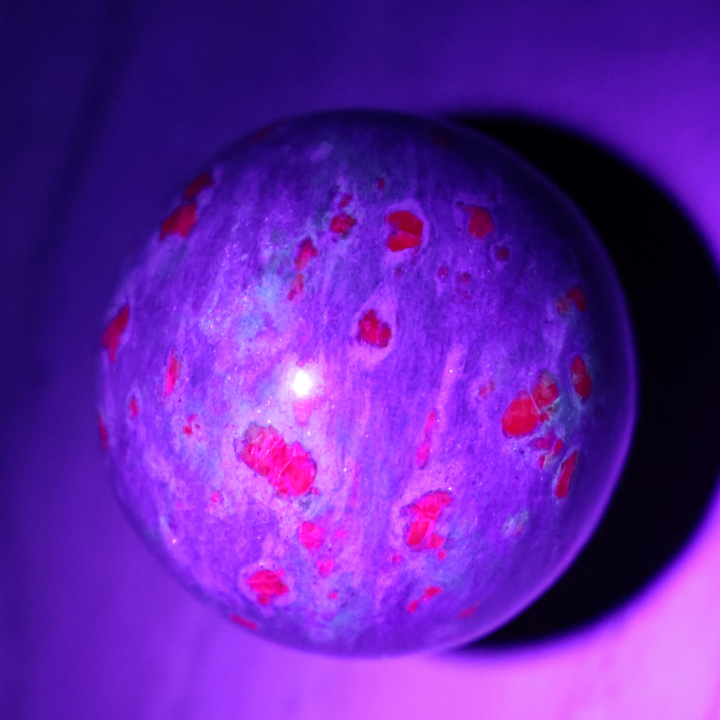 High Quality Ruby Fuchsite Sphere - UV REACTIVE - Enchantia Muse