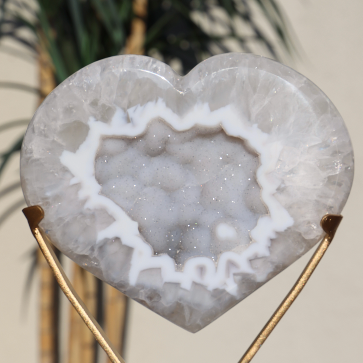 'FROST' White Sugar Druzy Agate Heart with Stand - Enchantia Muse