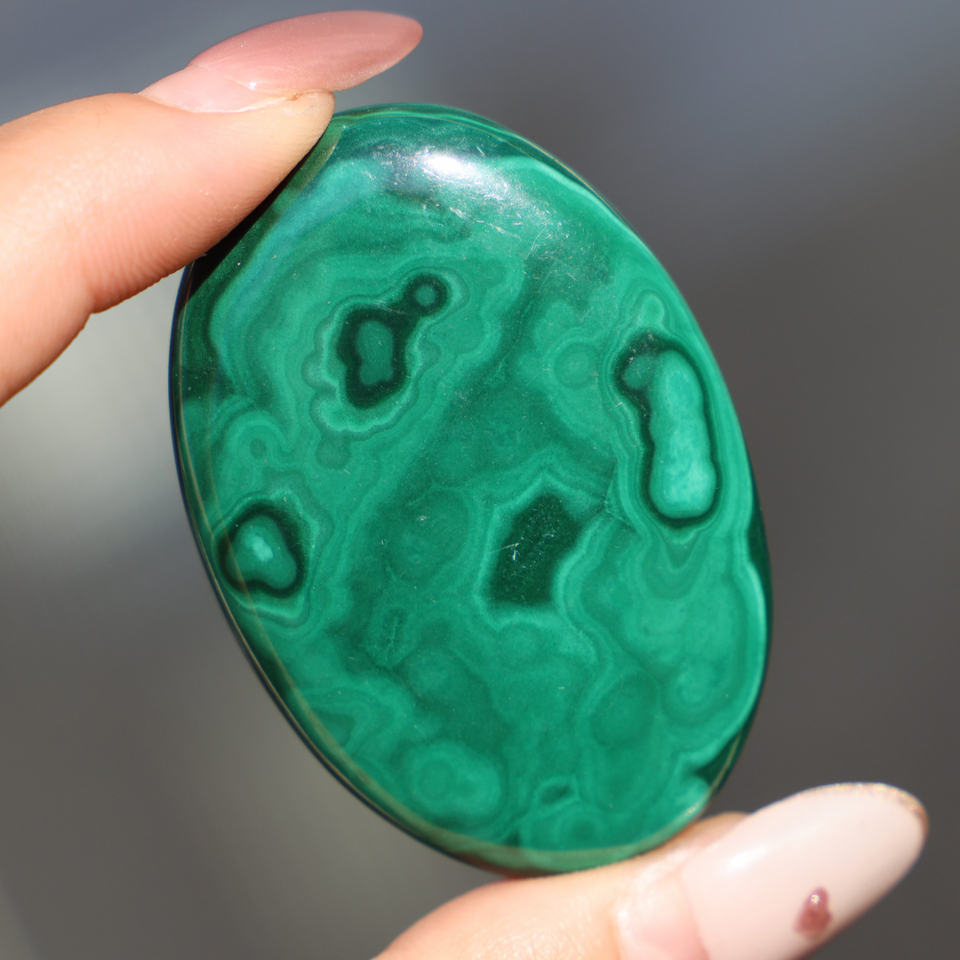 Malachite Palm Stone - Enchantia Muse