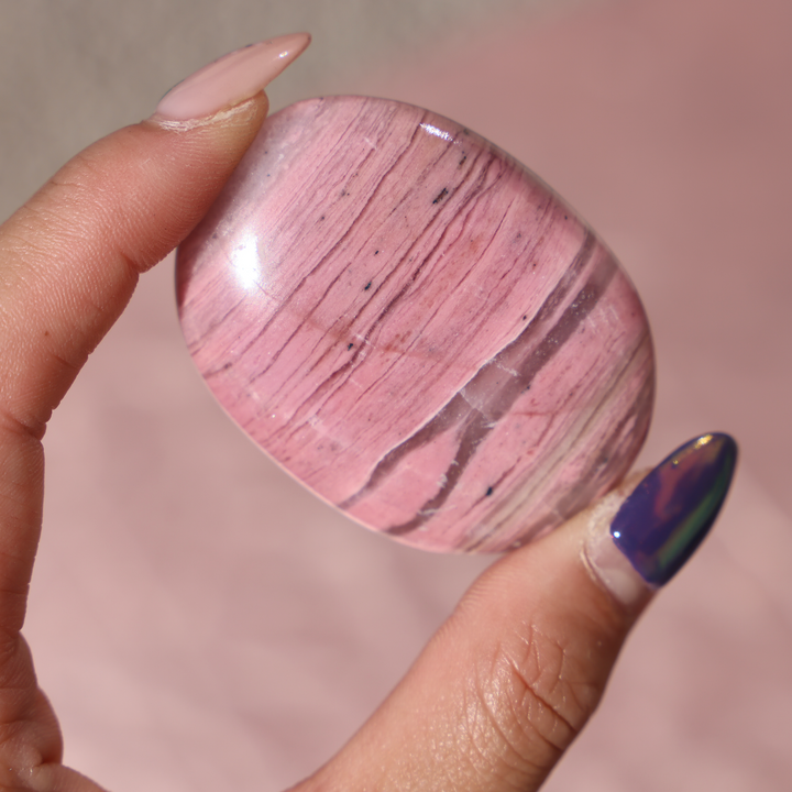 High Quality Rhodonite Palm Stone