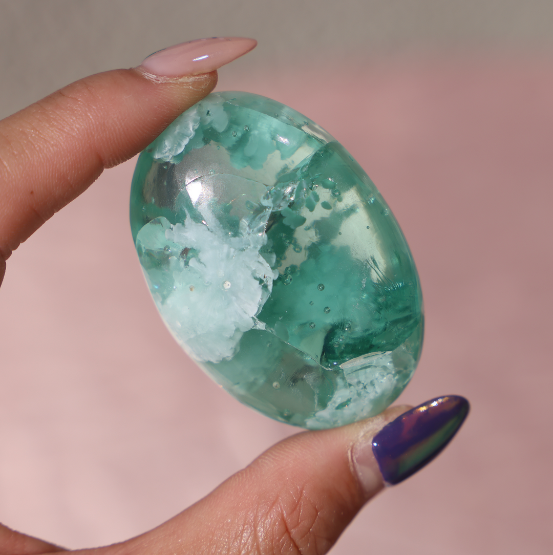 Hemimorphite glass palm stone
