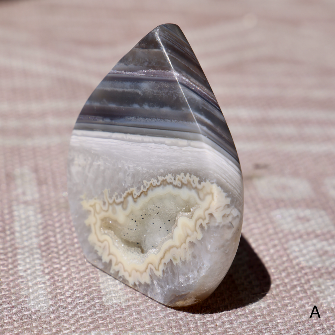 'Dewdrop' Druzy Agate Agate Flame - M