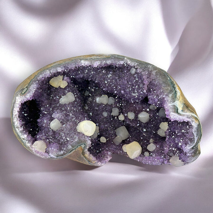 'LOFT' Amethyst Geode with Calcite Formations - XXL - Enchantia Muse