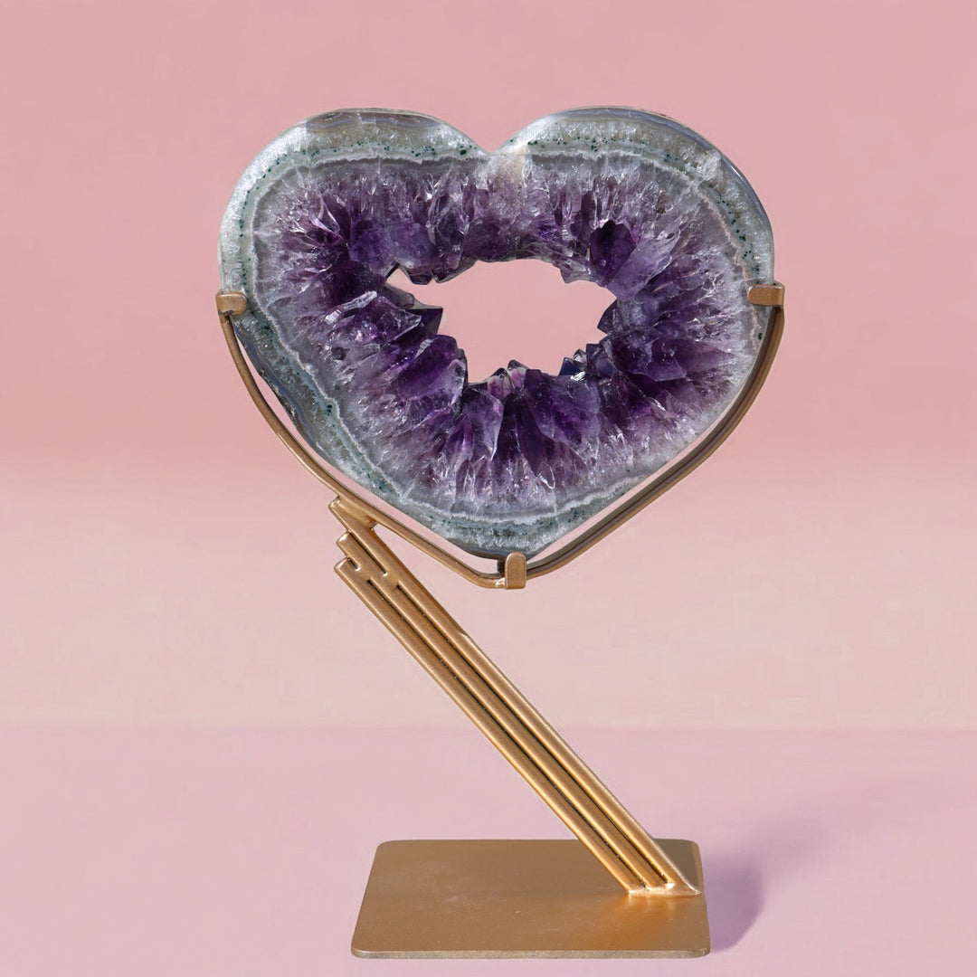 'Ivy Glow' Amethyst Heart Portal on Stand - L/XL