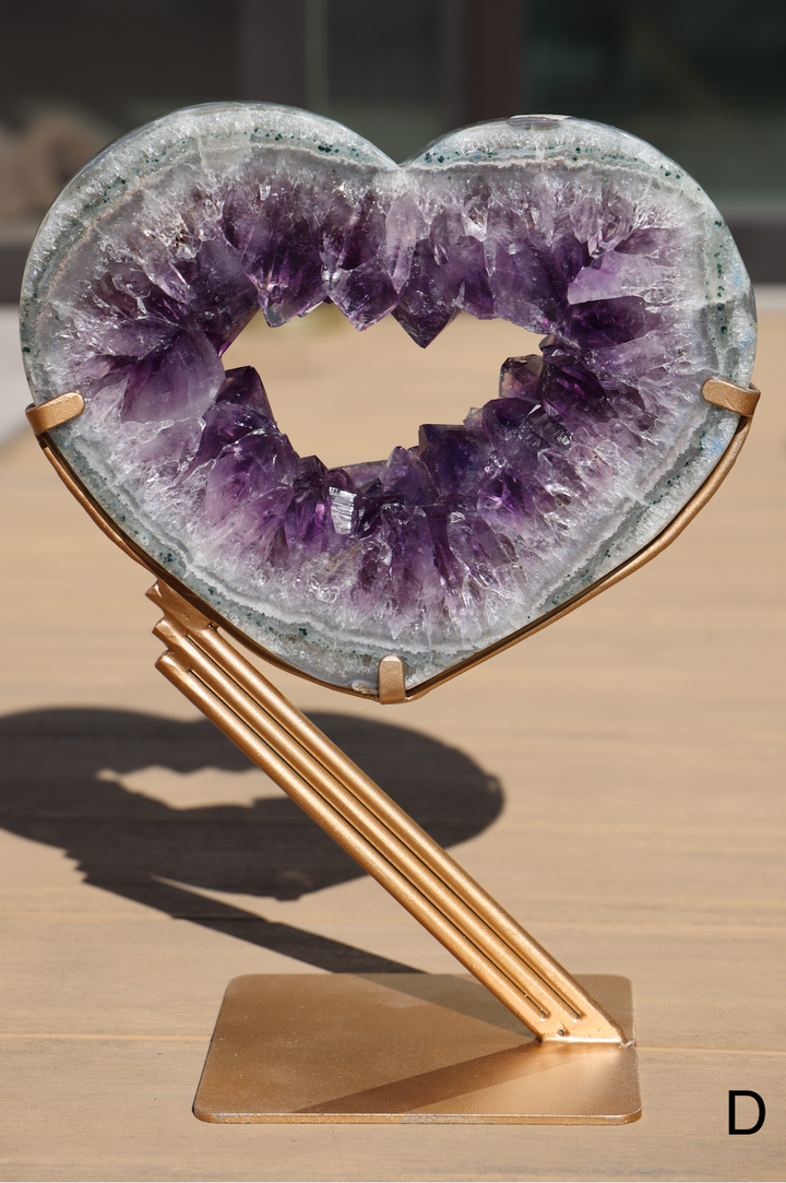 'Ivy Glow' Amethyst Heart Portal on Stand - L/XL