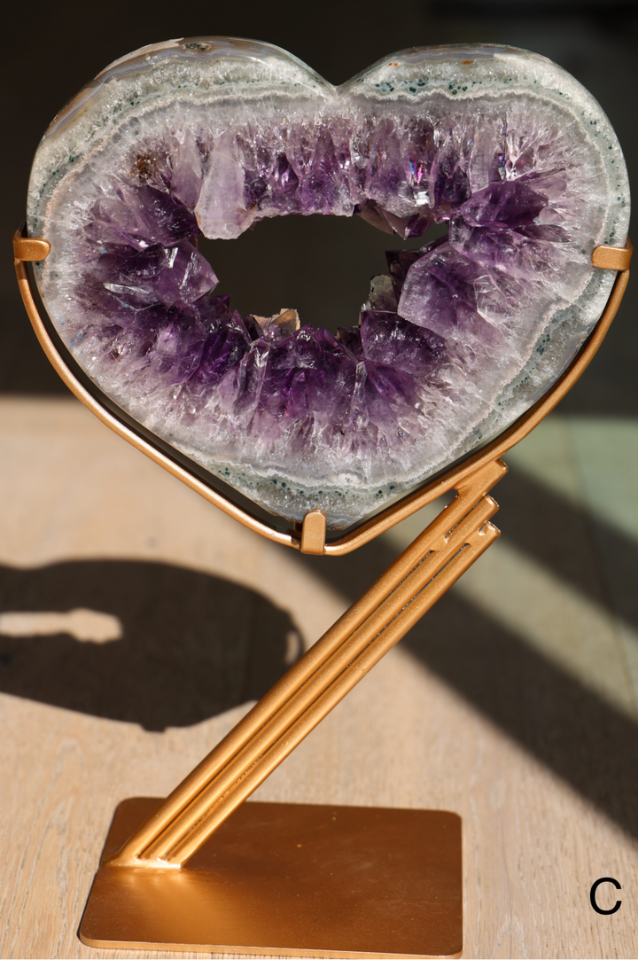 'Ivy Glow' Amethyst Heart Portal on Stand - L/XL