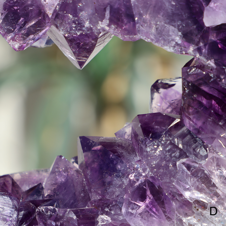 'Ivy Glow' Amethyst Heart Portal on Stand - L/XL