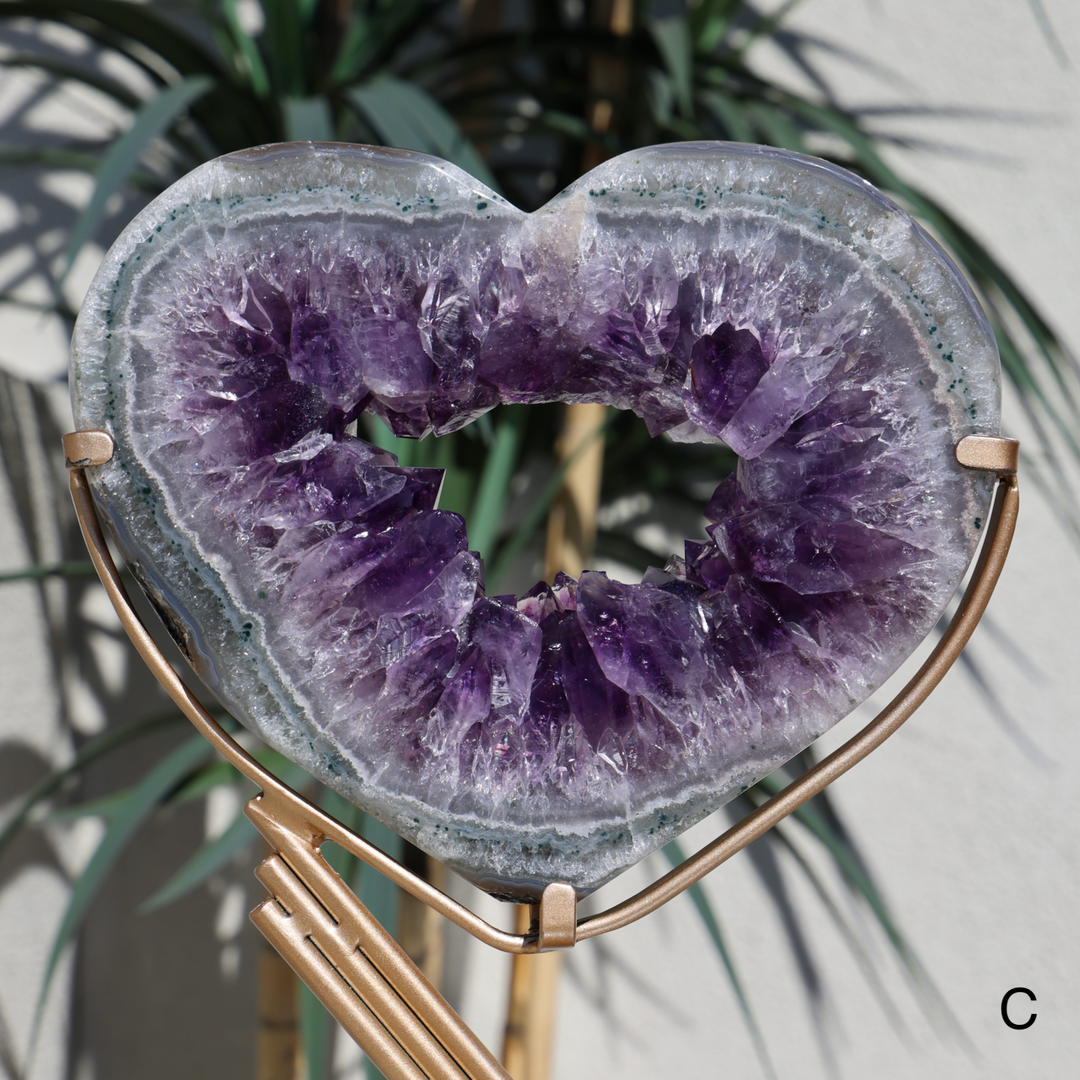 'Ivy Glow' Amethyst Heart Portal on Stand - L/XL