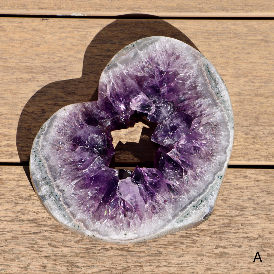 'Ivy Glow' Amethyst Heart Portal on Stand - L/XL