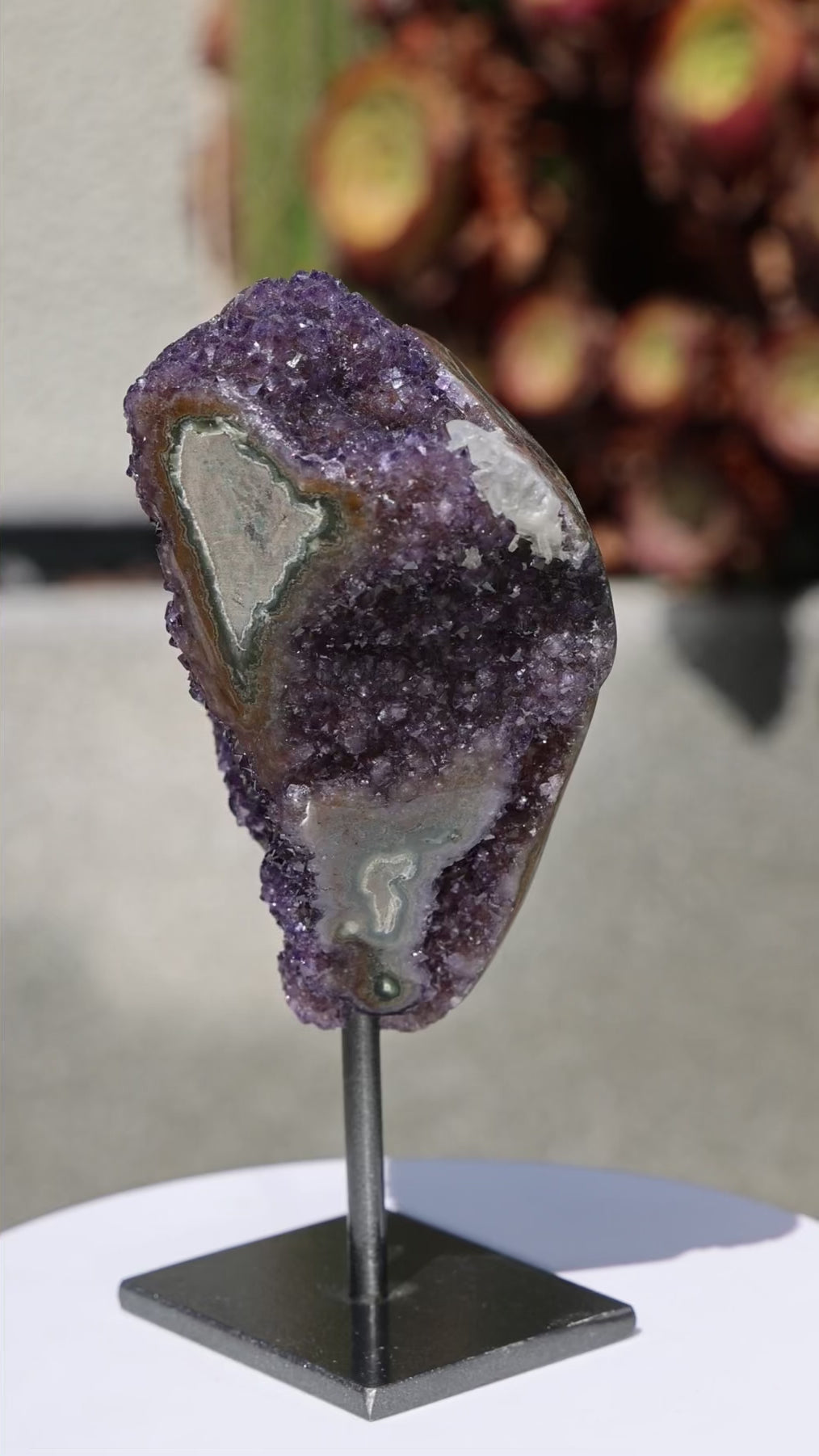 '360°' amethyst crystal on Stand