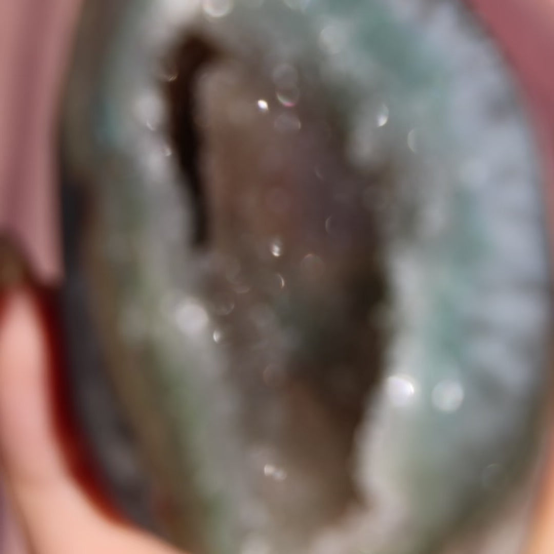 'Oyster' Druzy Green Amethyst Cut Base