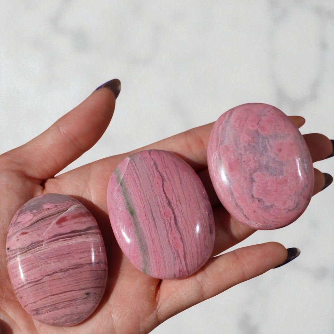 High Quality Rhodonite Palm Stone
